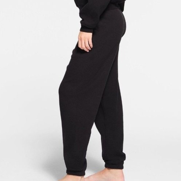 SKIMS black 'Teddy High Pile Fleece Track Pants Joggers' - Picture 5 of 9